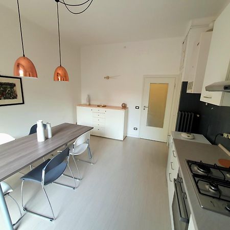 Spacious Three-Room Apartment In Saragozza Bolonia Zewnętrze zdjęcie