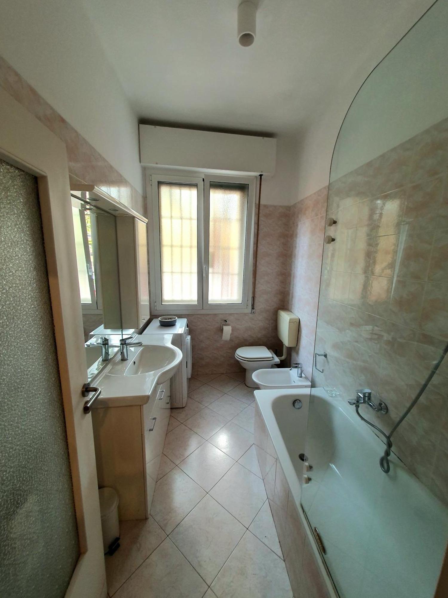 Spacious Three-Room Apartment In Saragozza Bolonia Zewnętrze zdjęcie